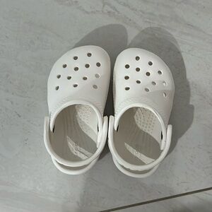 Toddler crocs size 5